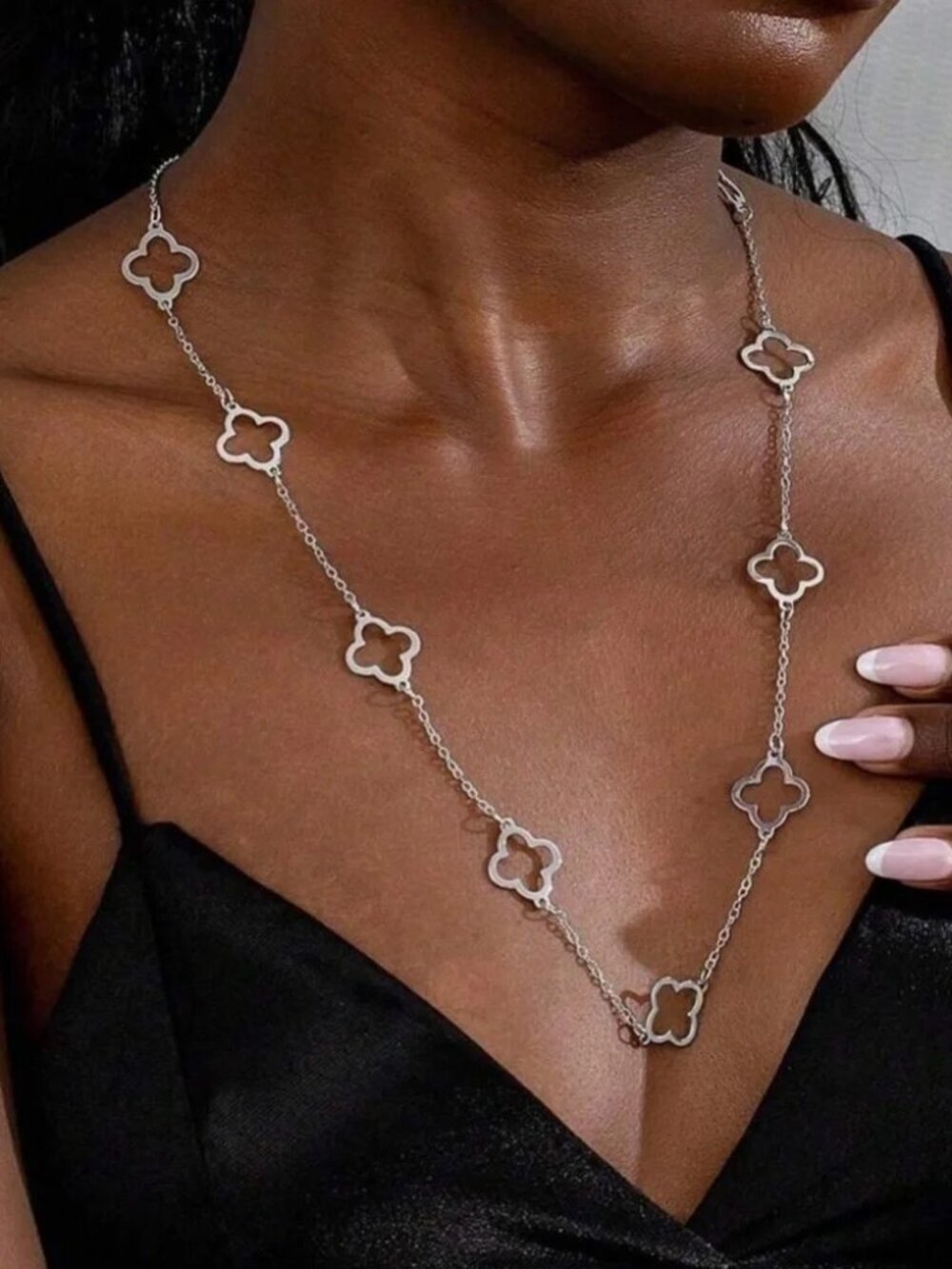 Elegant Silver Floral Necklace